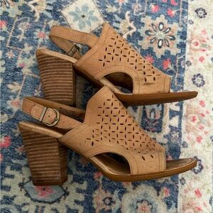 BORN Tan Women's block Heeled Sandals - 8